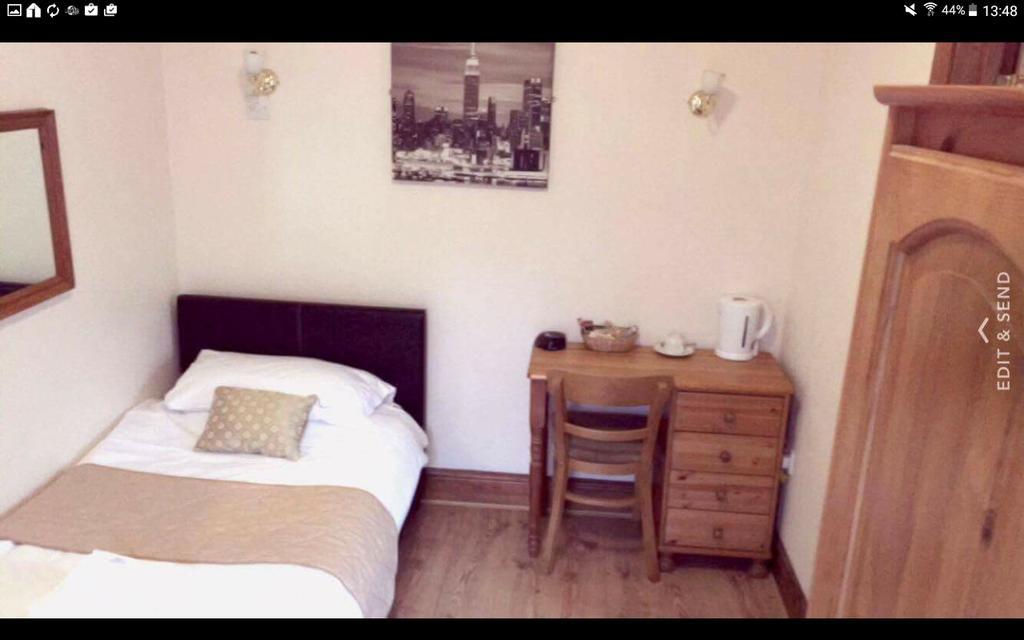 Dillwyn'S Hotel Pontardawe Kültér fotó