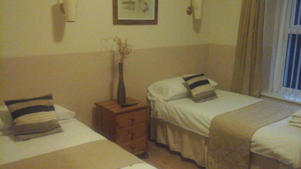Dillwyn'S Hotel Pontardawe Kültér fotó